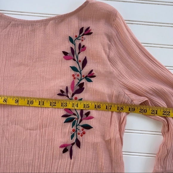 Flare sleeves embroidered floral blouse Size M - Picture 8 of 10